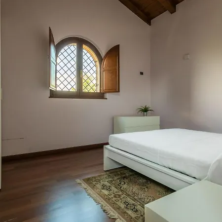 Elegant In The Hills Of Tortoreto With A Garden