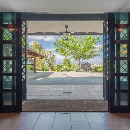 Elegant In The Hills Of Tortoreto With A Garden