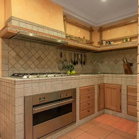 Elegant In The Hills Of Tortoreto With A Garden *