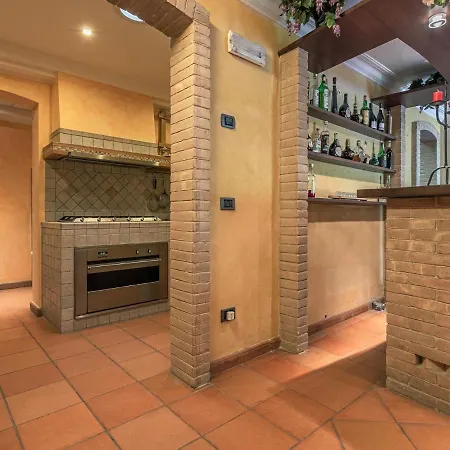 Villa Elegant In The Hills Of Tortoreto With A Garden *
